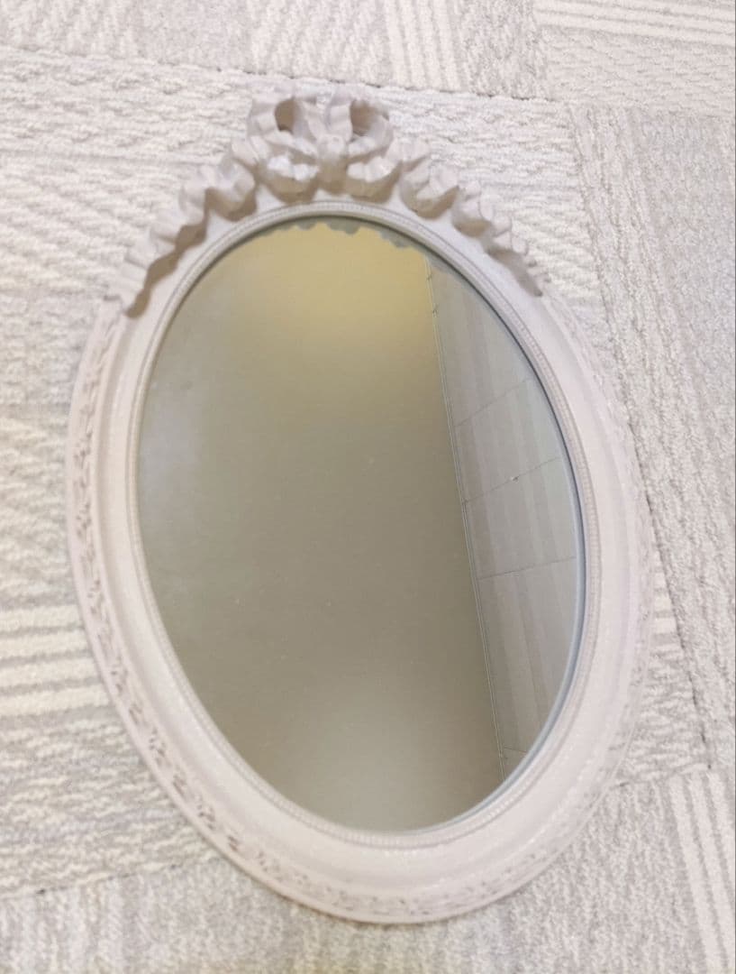 リボンがかわいいフランスのアンティーク風オーバル壁掛けミラー