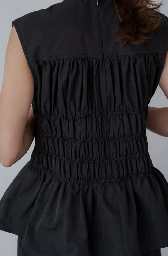 新品未使用　regleam ペプラムオールインワン　ブラック