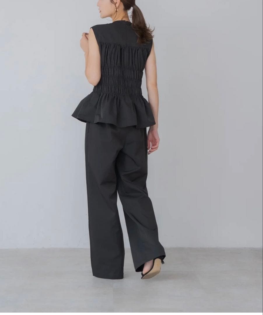 新品未使用　regleam ペプラムオールインワン　ブラック