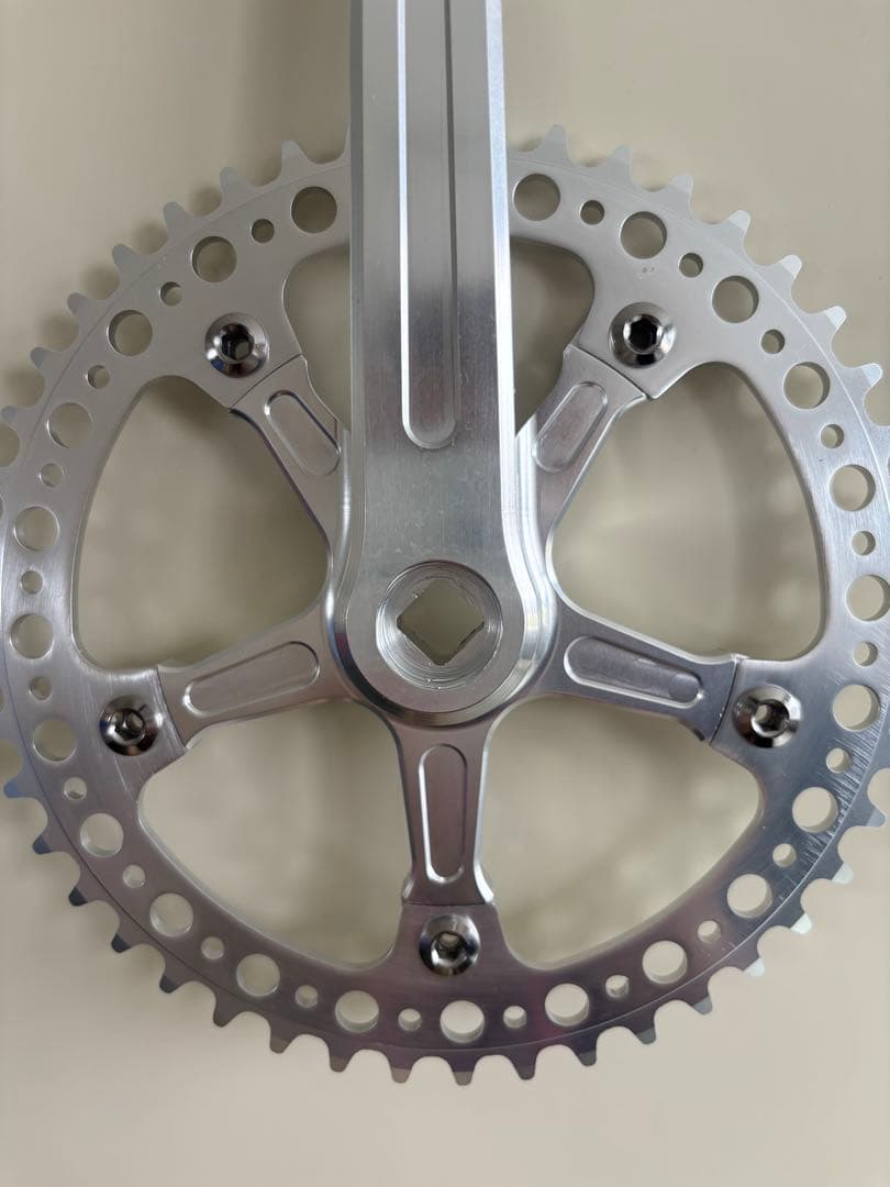 アルミ製シルバー クランクセット