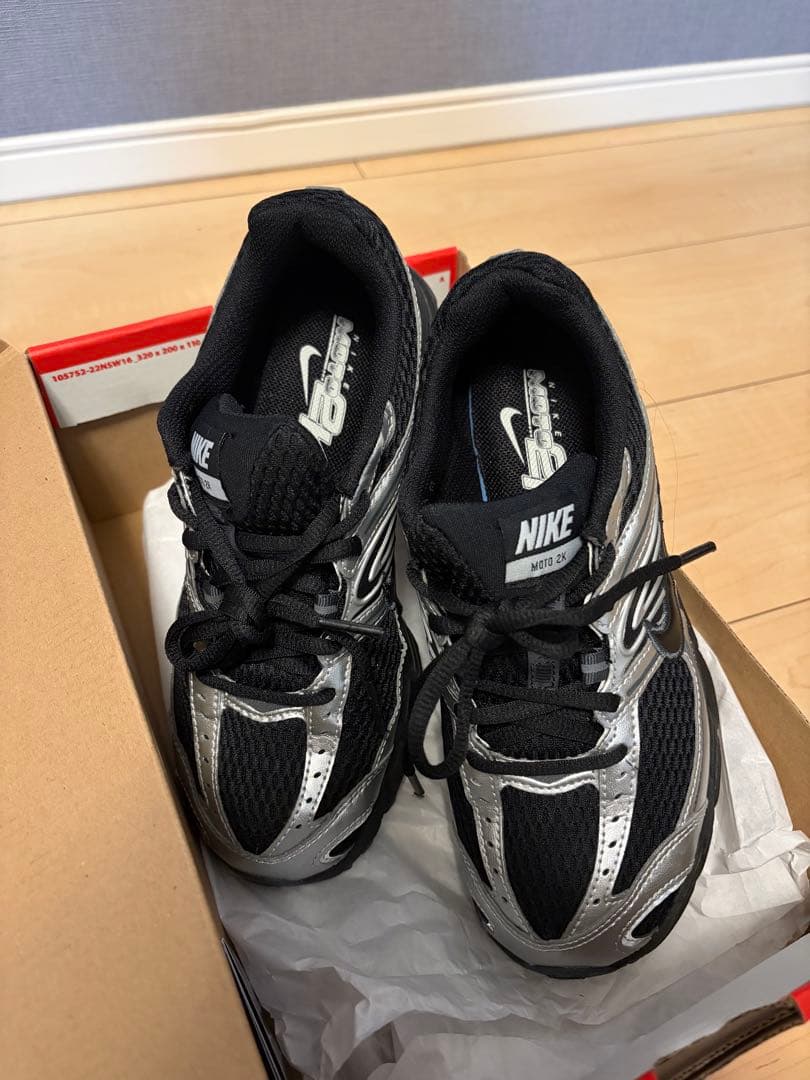 ナイキ エア マックス モト 2K