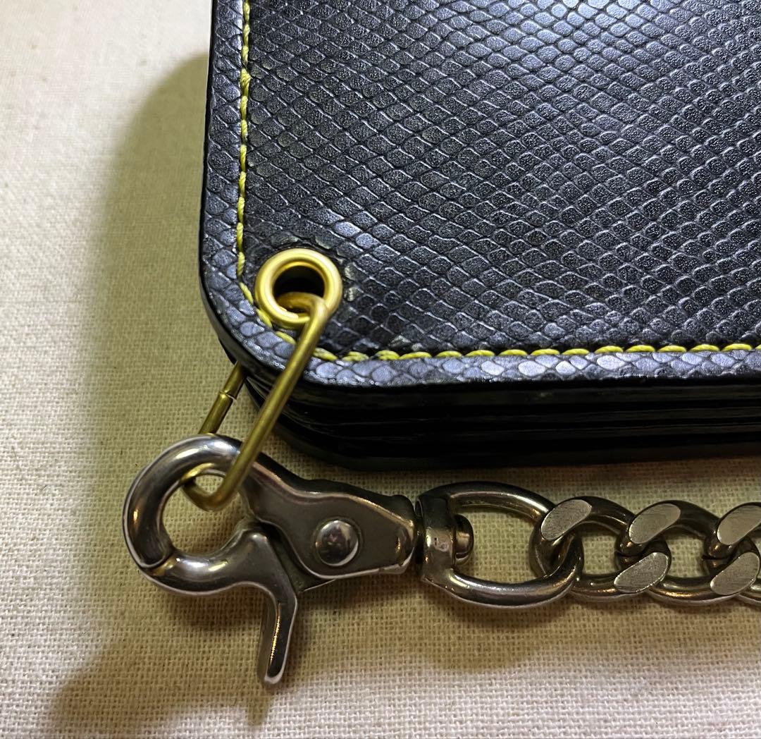 ミドル トラッカーウォレット 三層 ピックポケット付き ブラック ヘビ柄