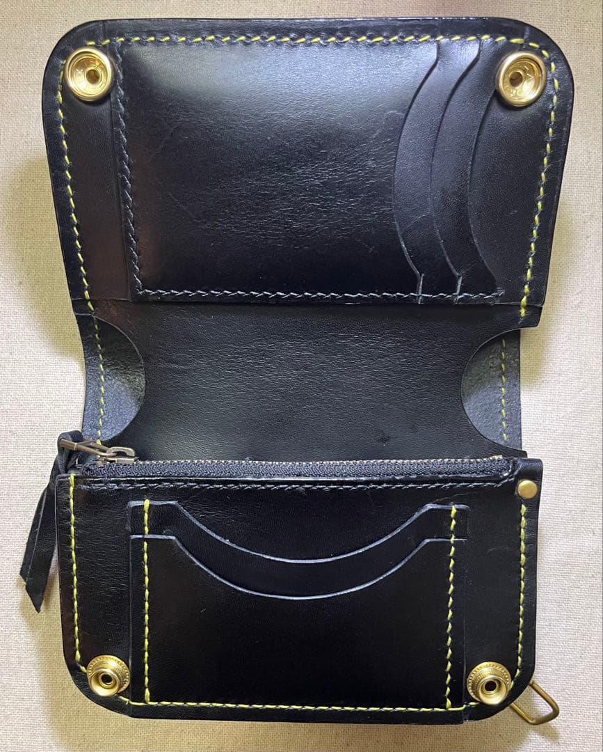 ミドル トラッカーウォレット 三層 ピックポケット付き ブラック ヘビ柄