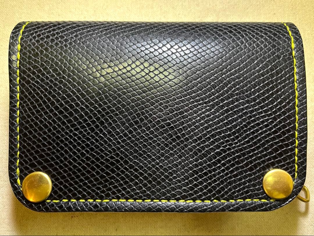 ミドル トラッカーウォレット 三層 ピックポケット付き ブラック ヘビ柄