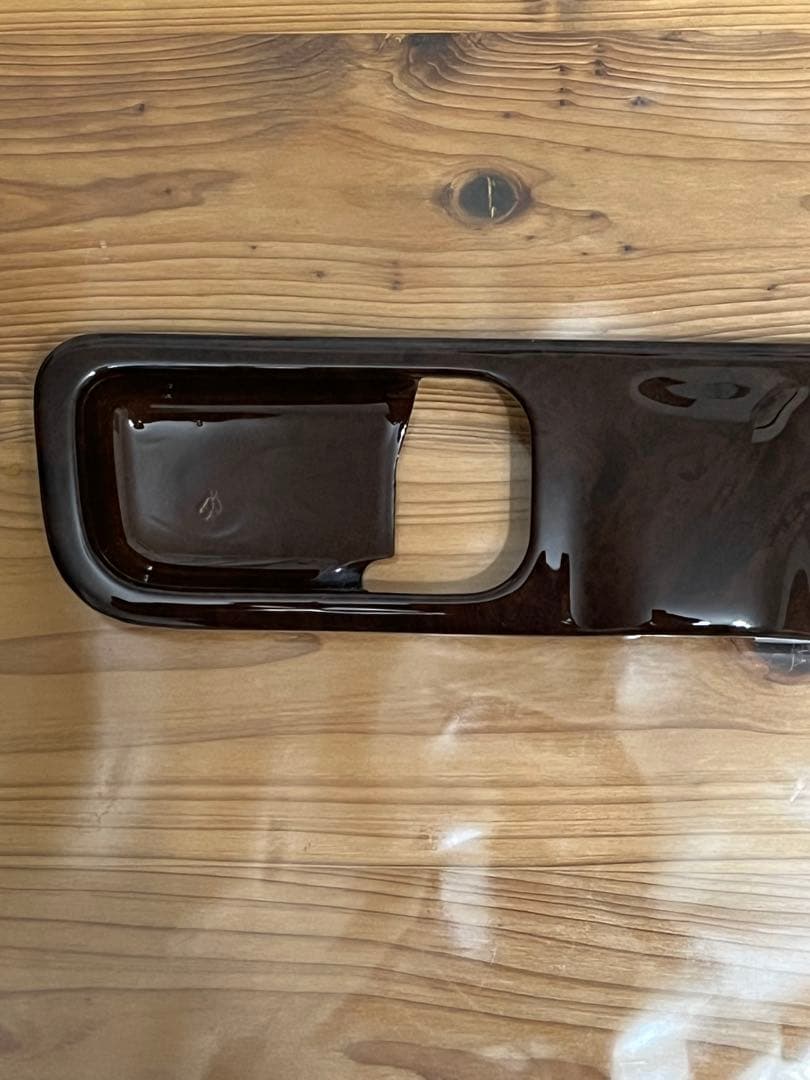 y32 セドリック ・グロリア　運転席側　内張り茶木目パネル。