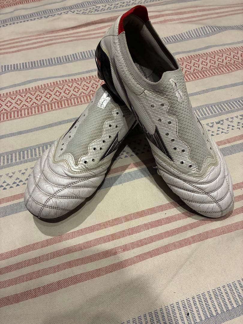 【美品】モレリアネオ4β ジャパン　26.5