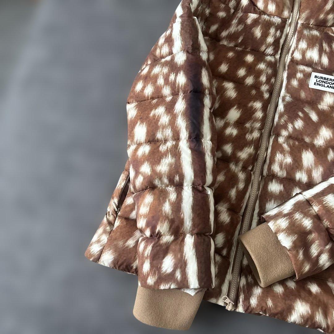 バーバリー ダルメシアン柄　ダウンジャケット
