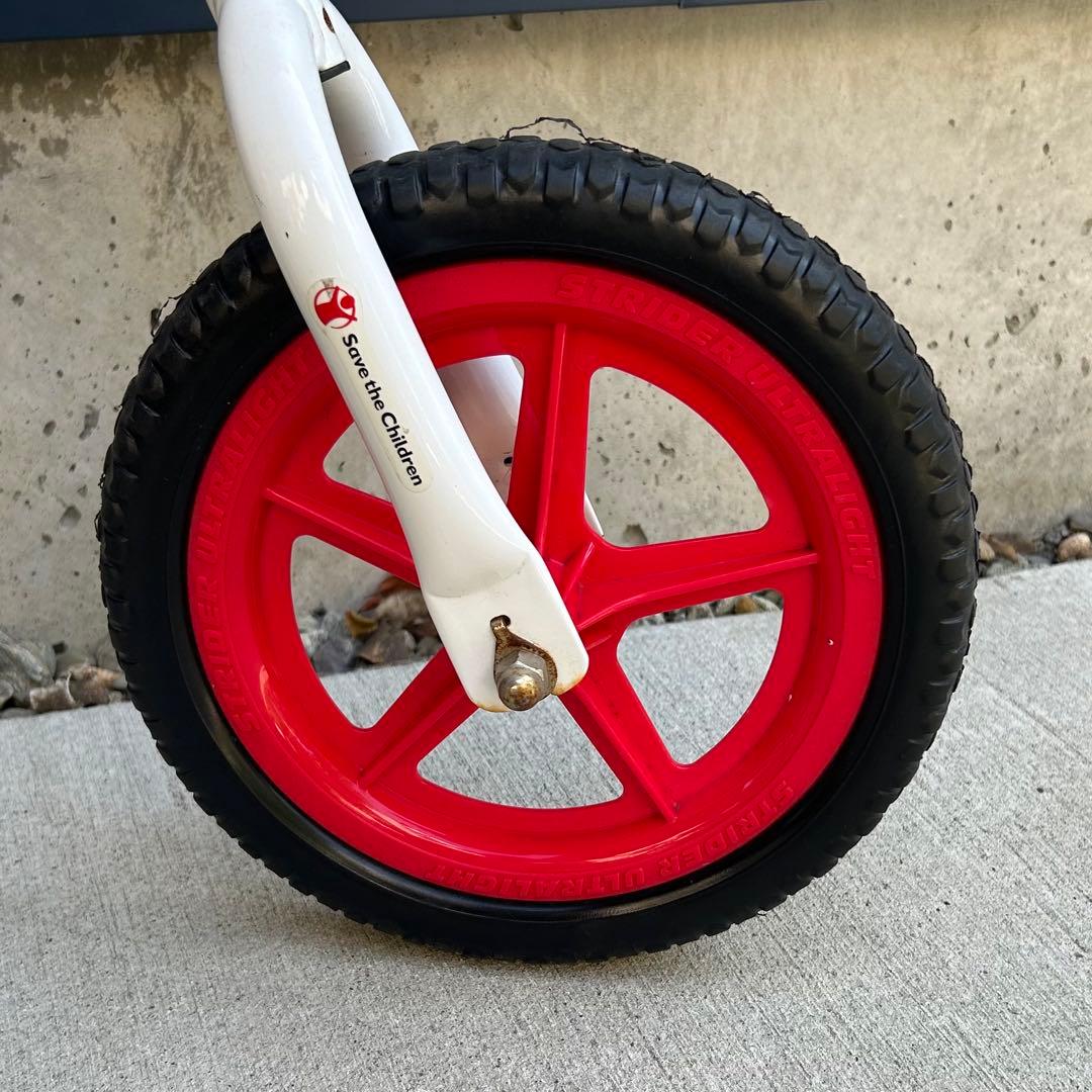 土日！ エコメルカリ限定 ストライダー 限定モデル 白