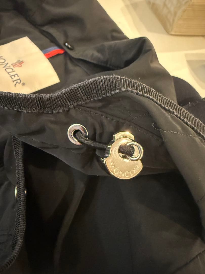 MONCLER 極美品 ブラック フードやロゴ付き ロングマウンテンパーカー 2