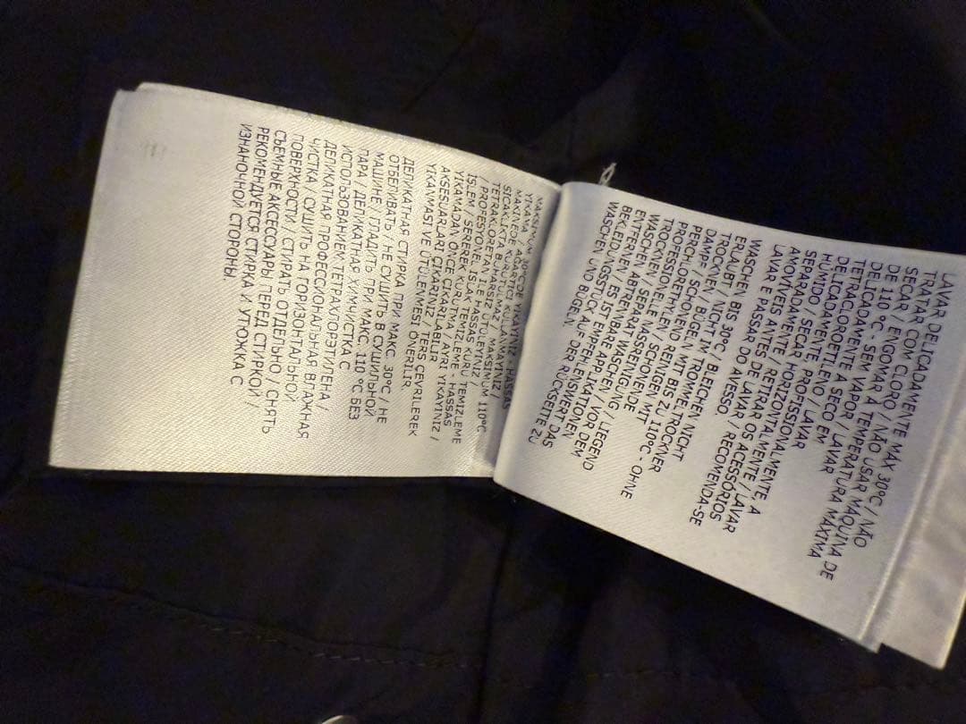 MONCLER 極美品 ブラック フードやロゴ付き ロングマウンテンパーカー 2