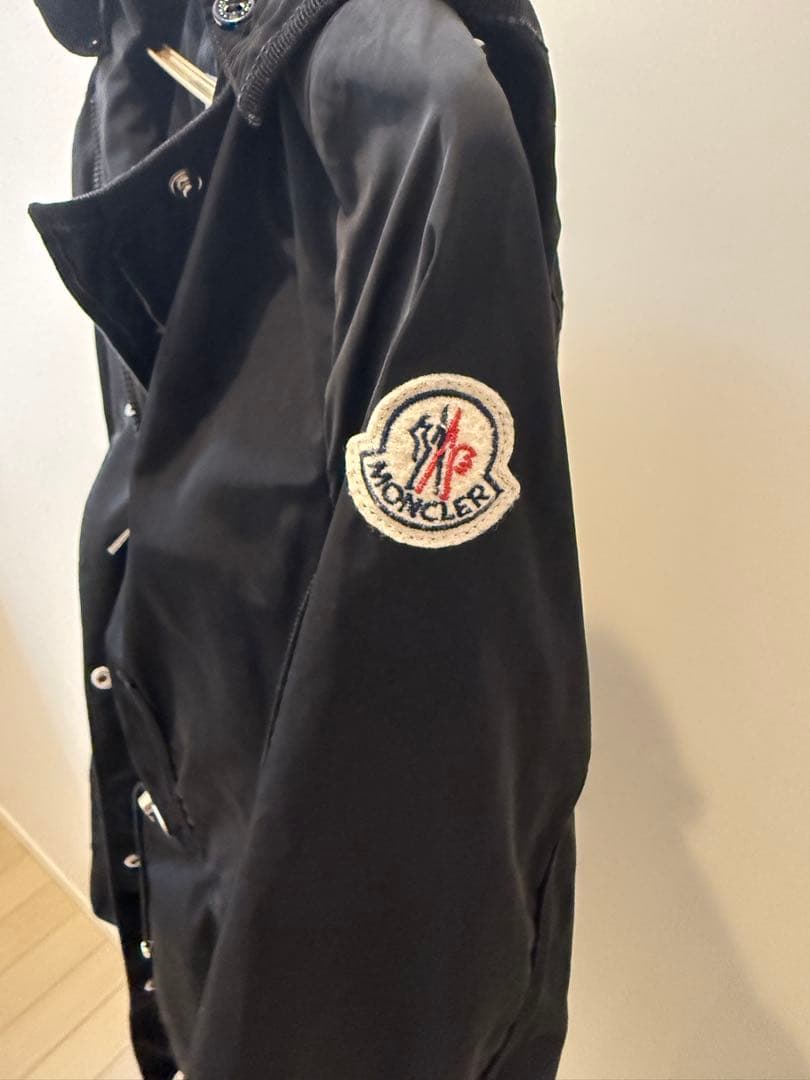 MONCLER 極美品 ブラック フードやロゴ付き ロングマウンテンパーカー 2