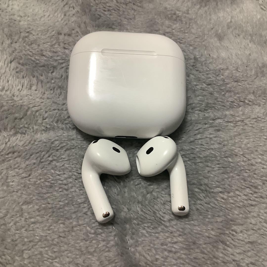 AirPods本体 ホワイト 充電ケース付き　Ａ3053 第4世代