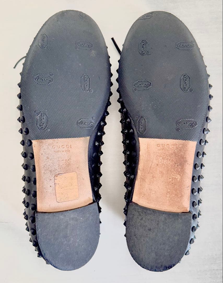 GUCCI ゴムスタッズ付きフラットシューズ ブラック美品