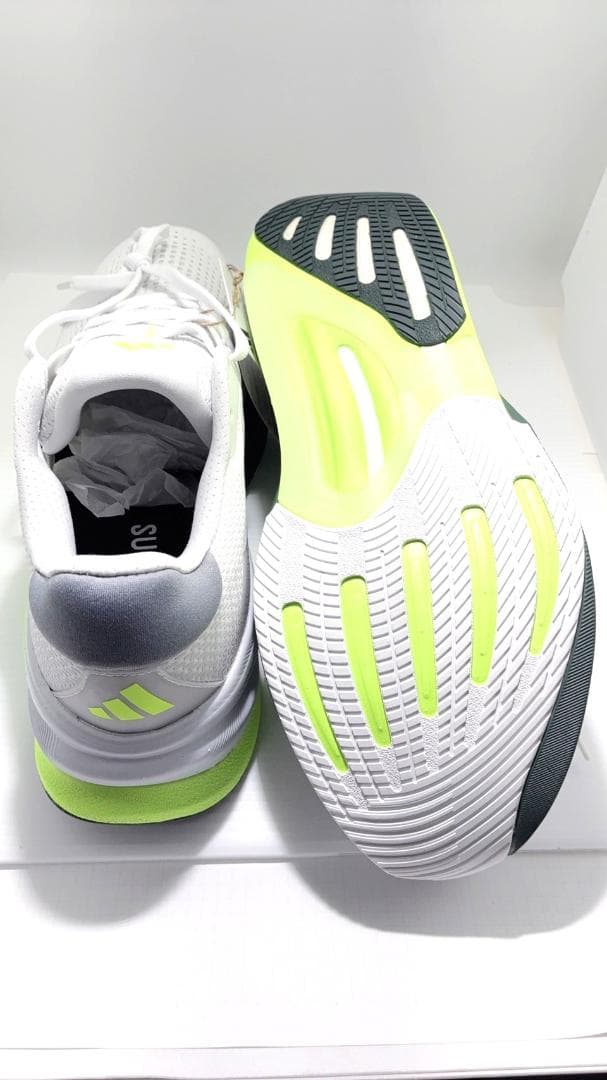 新品*2082/27.5cmアディダス ランニング スーパーノヴァソリューション