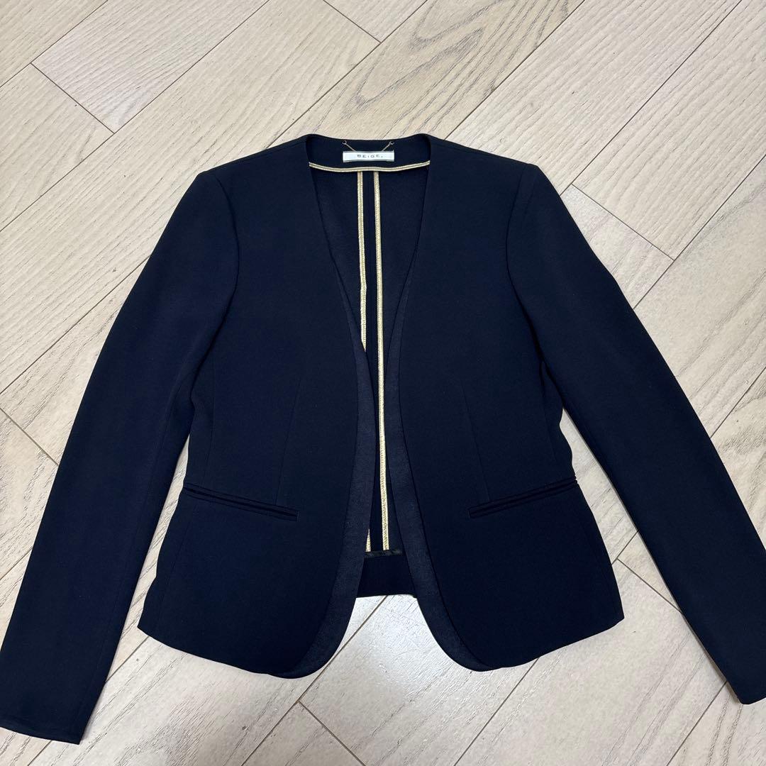 BEIGE ベイジ　CINDY シンディ　ダブルカラージャケットスーツ　ネイビー