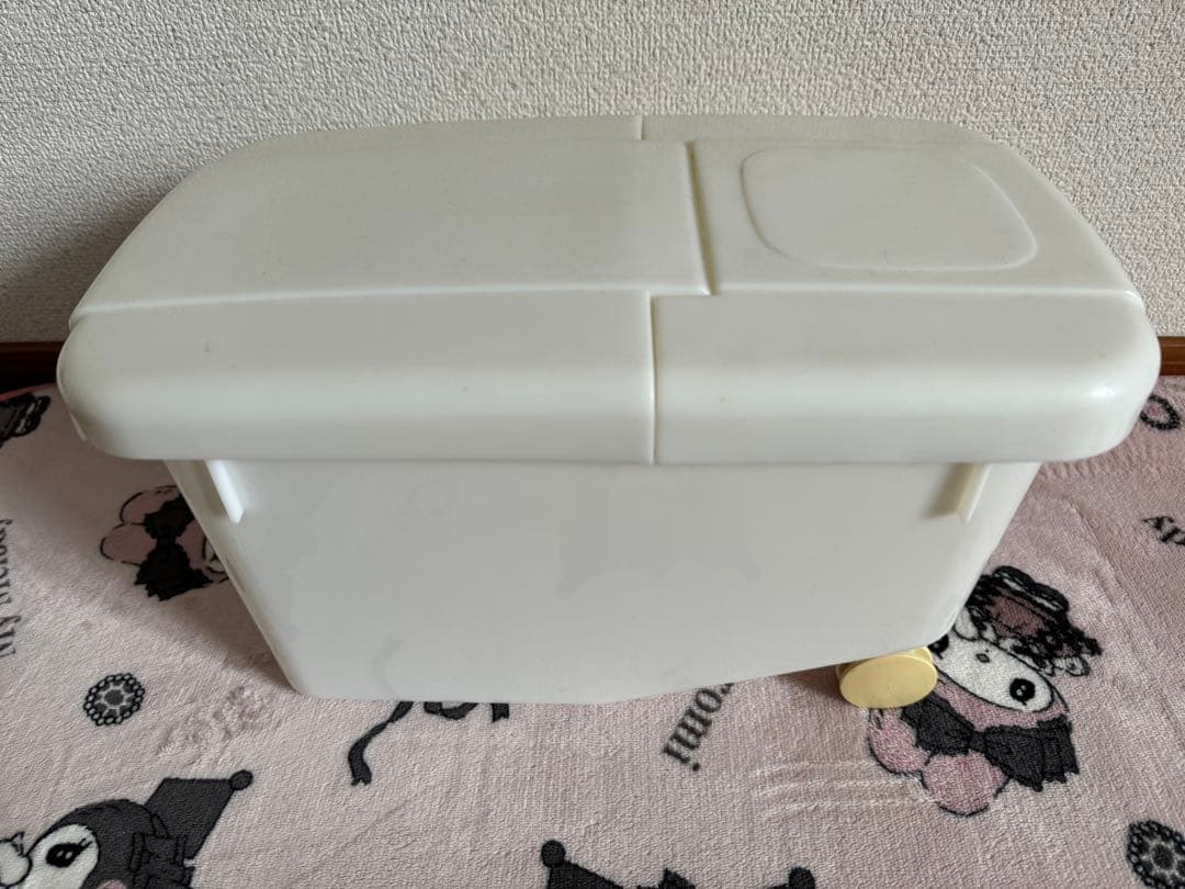 ハローキティ 野苺 米びつまな板セット