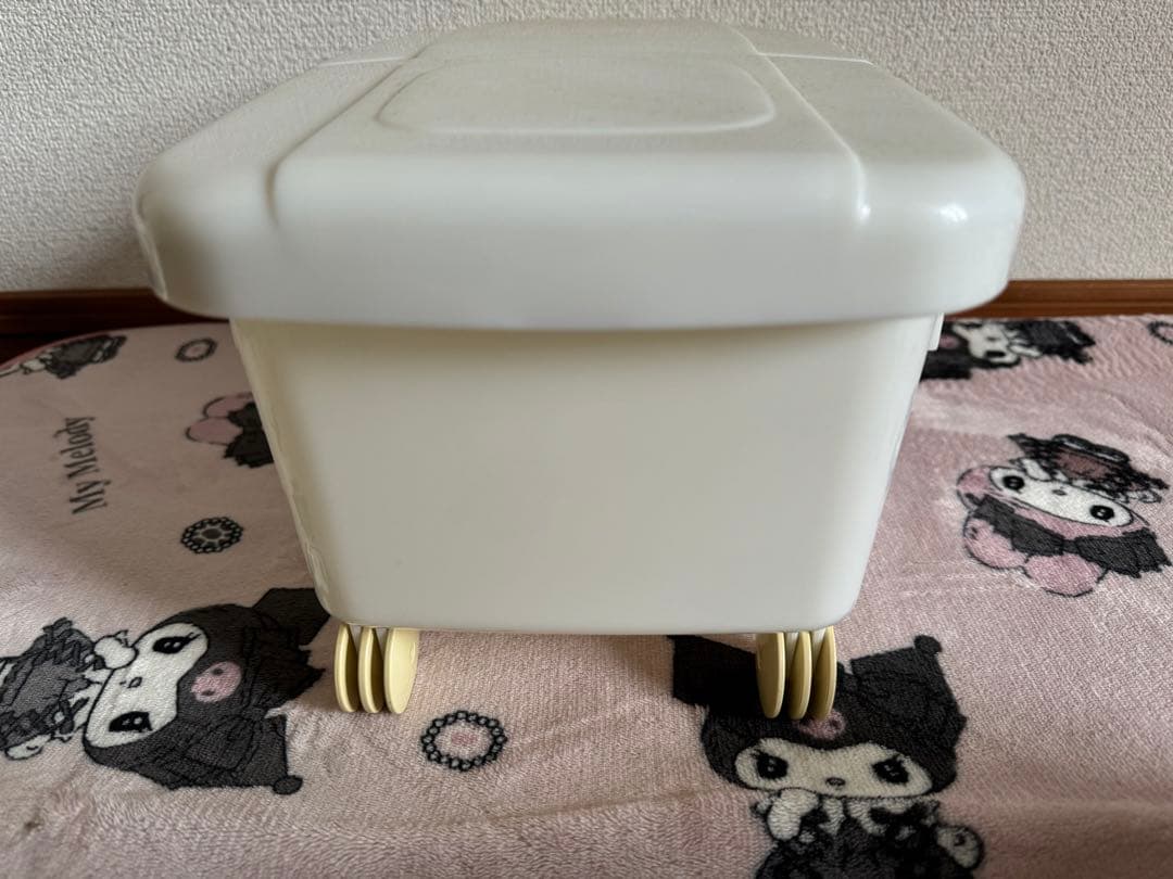 ハローキティ 野苺 米びつまな板セット