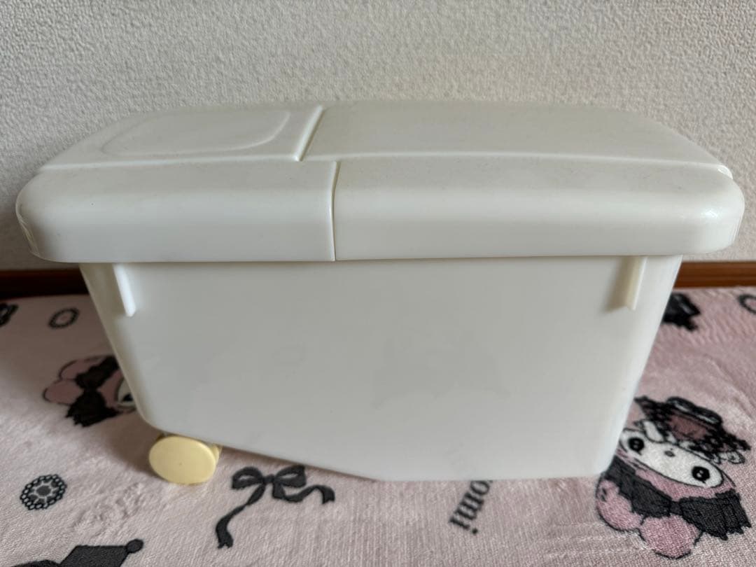 ハローキティ 野苺 米びつまな板セット