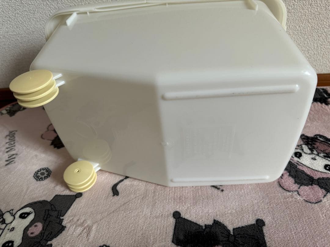 ハローキティ 野苺 米びつまな板セット