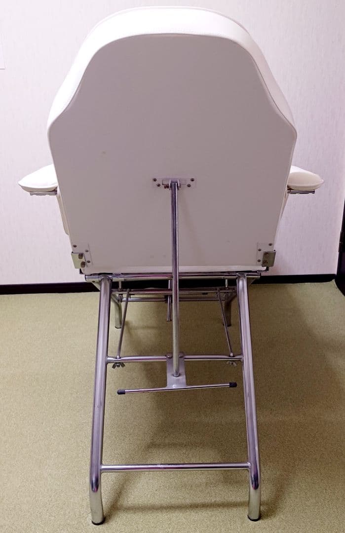 ホワイトエステベッド