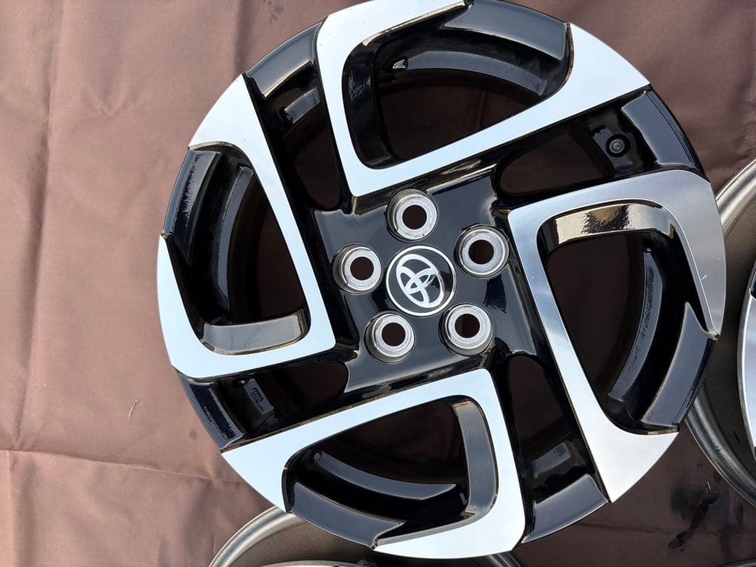 シエンタ　10系　純正アルミ　2本　② ナット付き