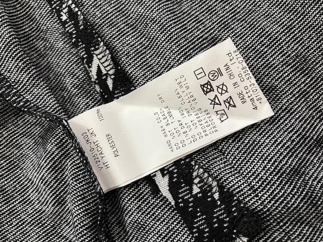 新品 V12 パーカージャケット Sサイズ