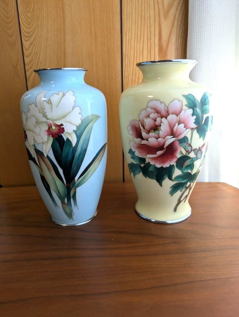 安藤七宝店　カトレア柄花瓶＋牡丹柄花瓶　セット