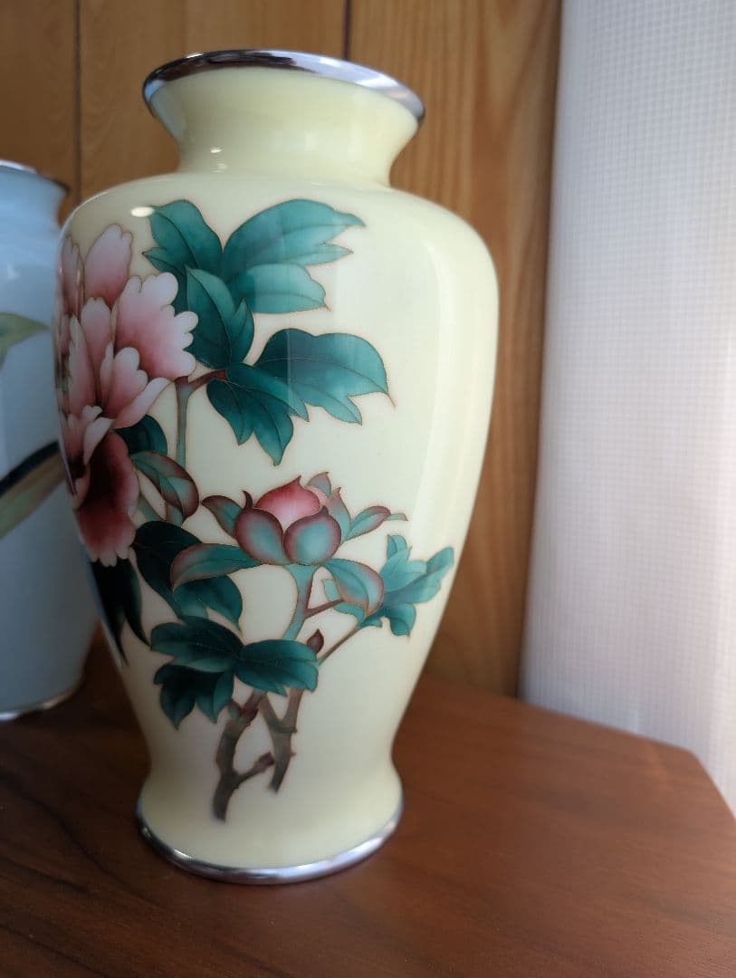 安藤七宝店　カトレア柄花瓶＋牡丹柄花瓶　セット