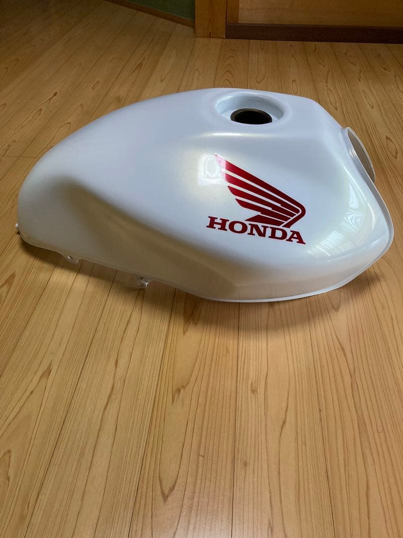 k*i様 ホーネット250 純正 ガソリンタンク 燃料タンク MC31 絶版 希