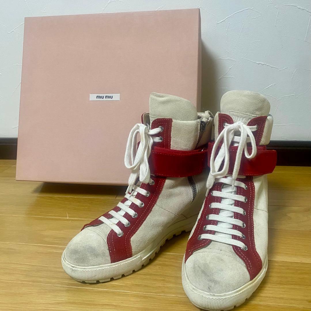【miu miu ハイカットスニーカー ホワイト/レッド】