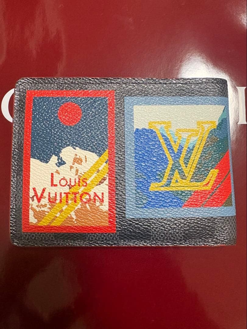 ルイヴィトン 折りたたみ財布 限定デザイン