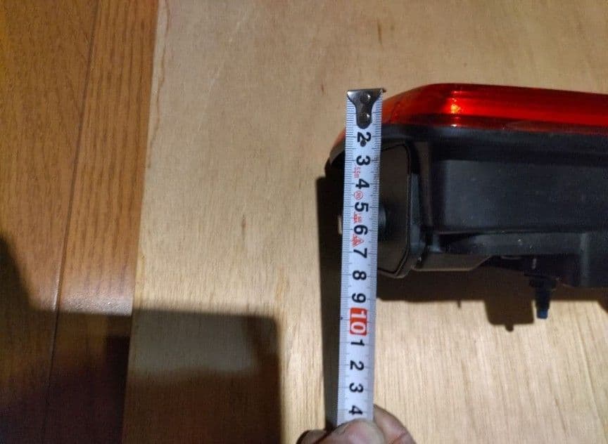 UDトラック クオン 純正 ショートタイプ LEDテールランプ