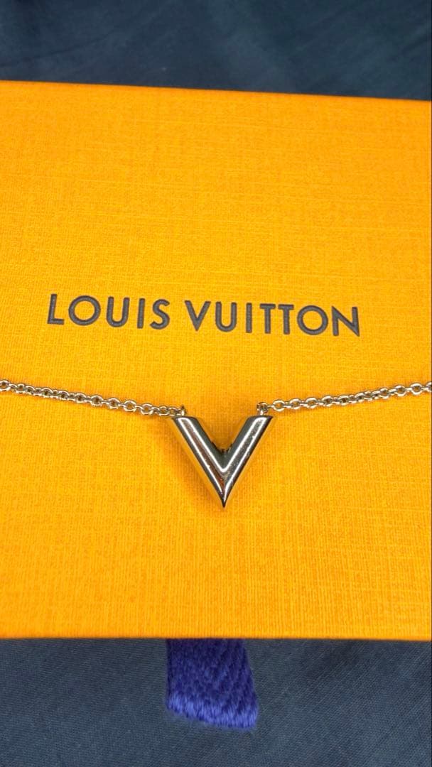 【極美品】ルイヴィトン エセンシャルV ネックレス シルバー LE0281