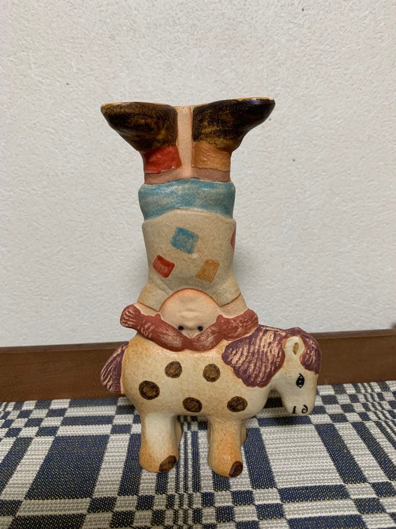 リサラーソン Pippi with horse ウマを持ち上げるピッピ　馬ポニー