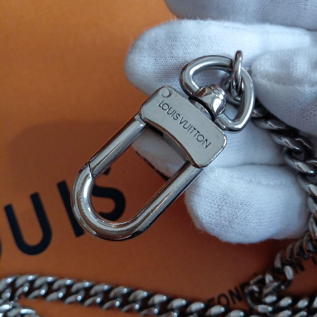ルイ・ヴィトン。美品シルバー色、ウォレット、キーチェーン