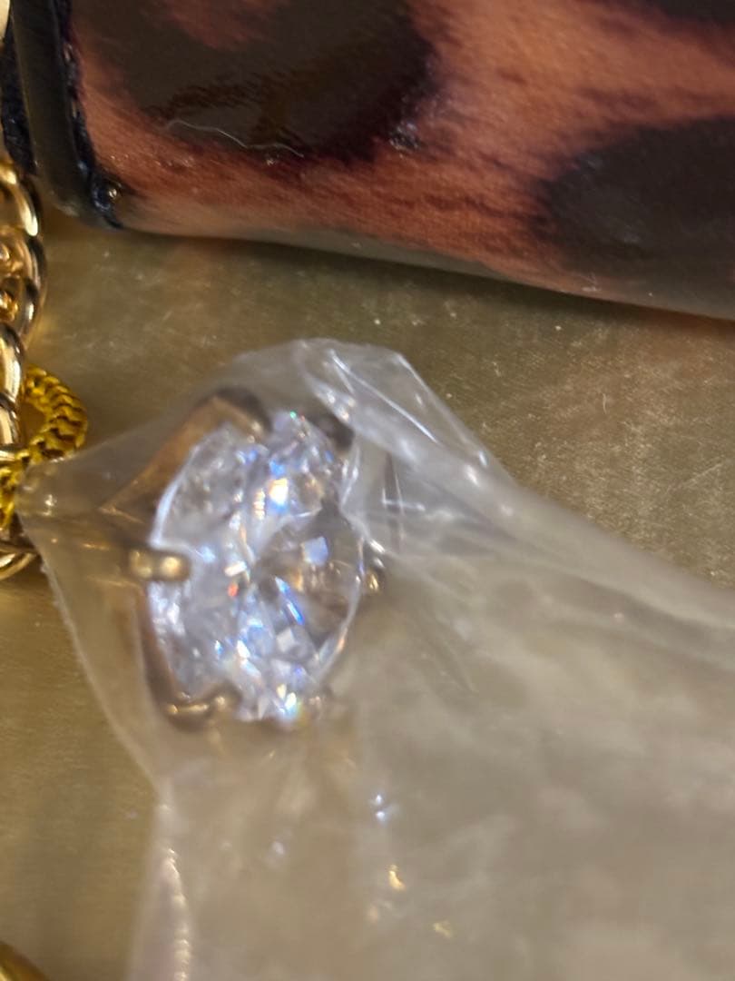 Think Bee!☆新品タグ付き ヒョウ柄 グリッターラウンドファスナー長財布