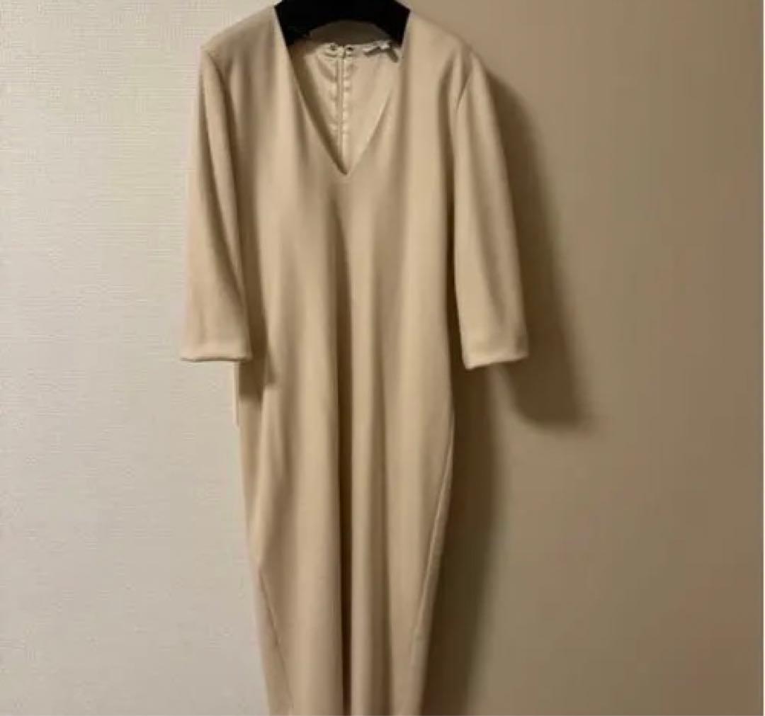 Max Mara ベージュ Vネック ロングワンピース
