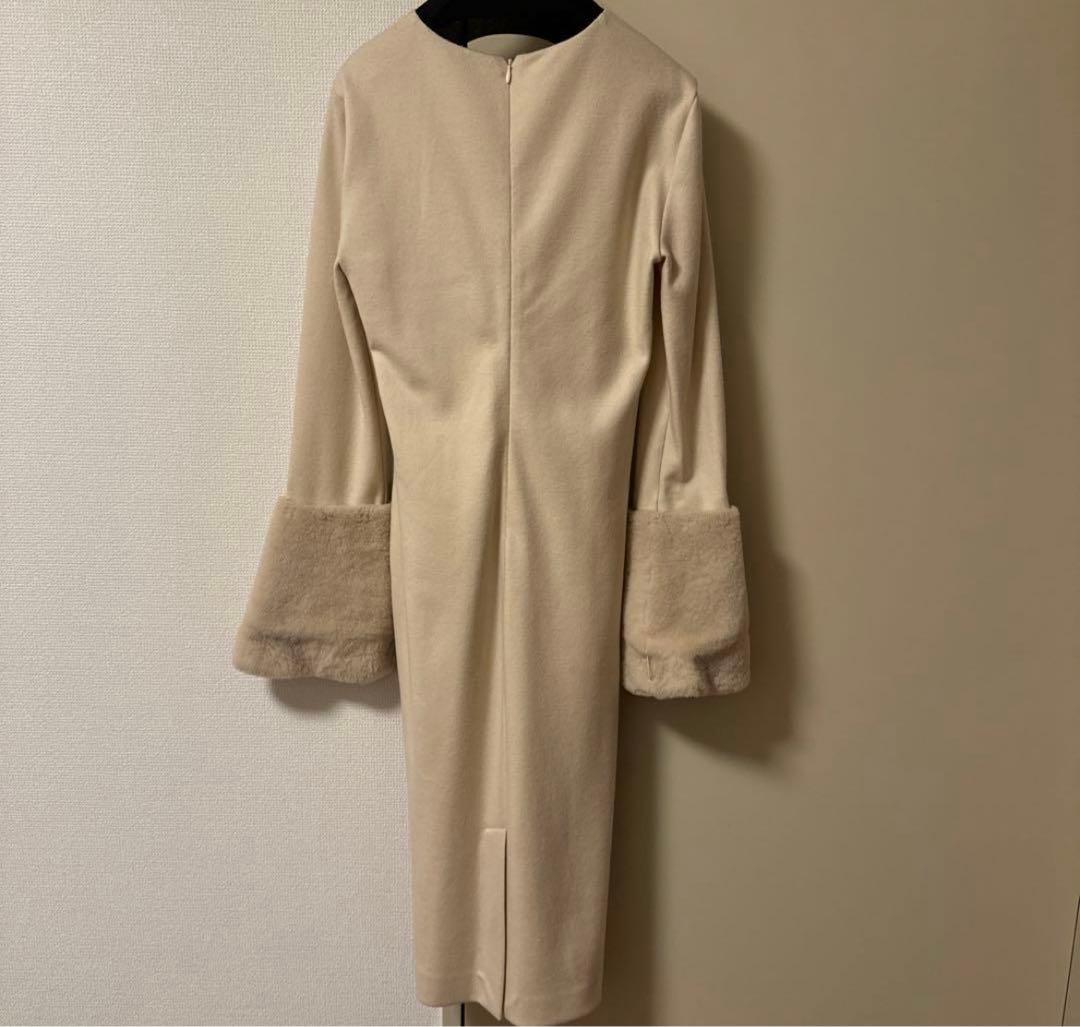 Max Mara ベージュ Vネック ロングワンピース