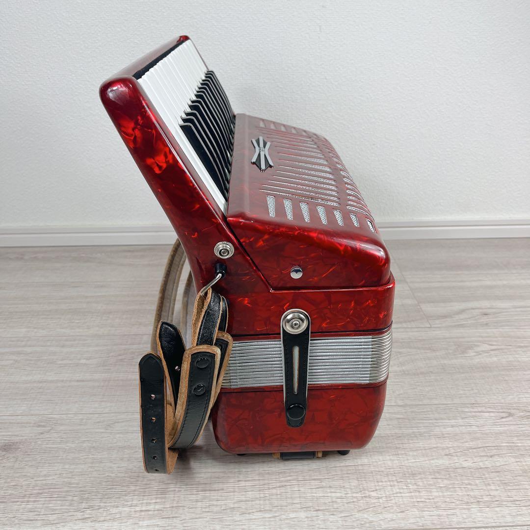 ★美品★YAMAHA ヤマハ アコーディオン 32鍵盤 8905 ケース付　鍵