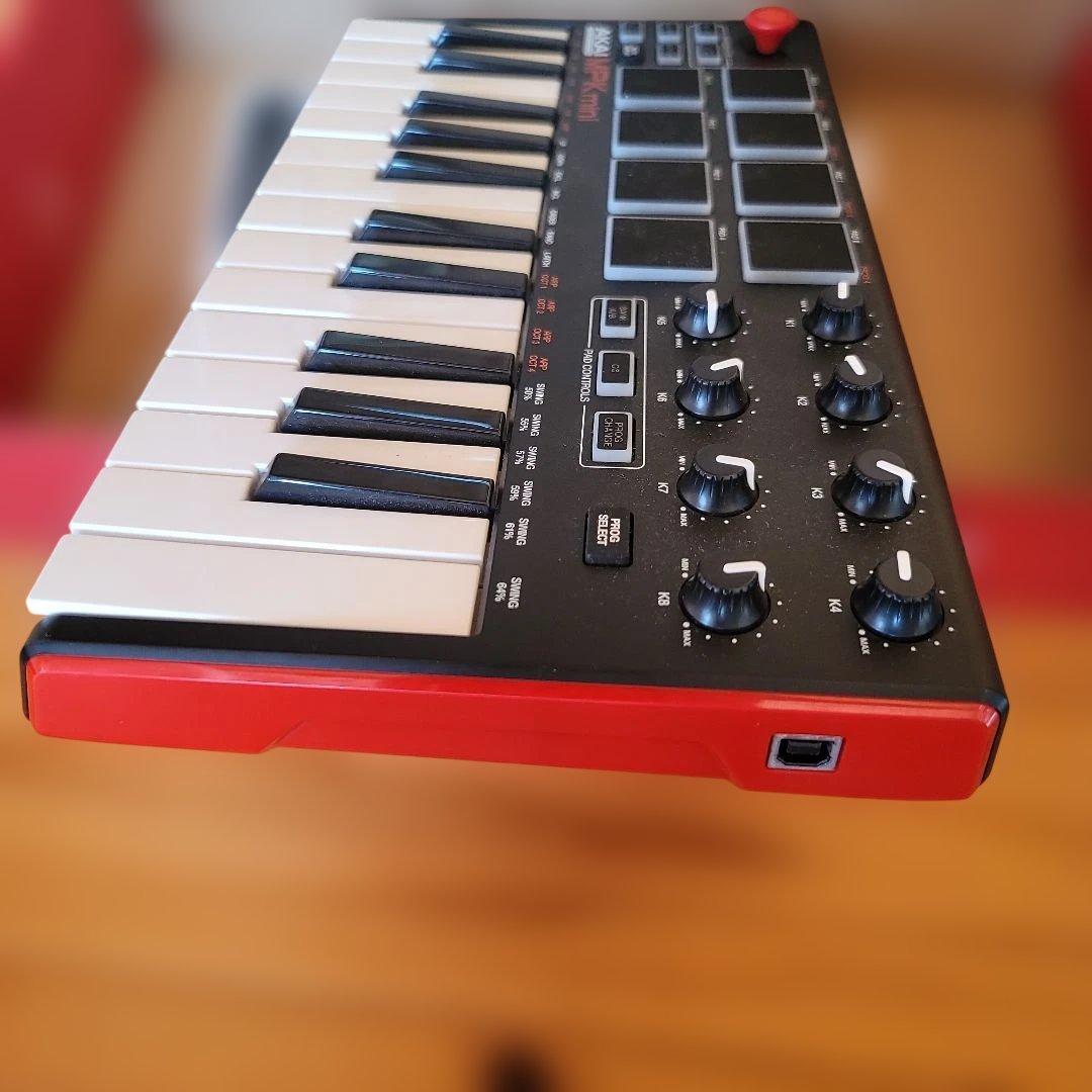 AKAI MPK mini コンパクトキーボード・パッドコントローラー