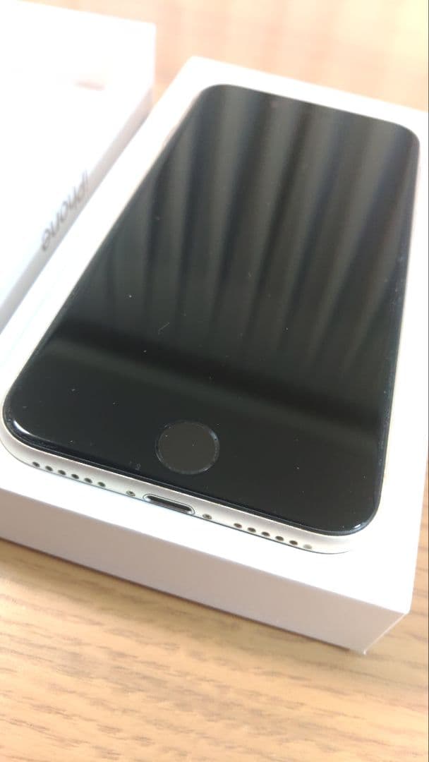 iPhone SE 第3世代 128GB スターライト 箱付