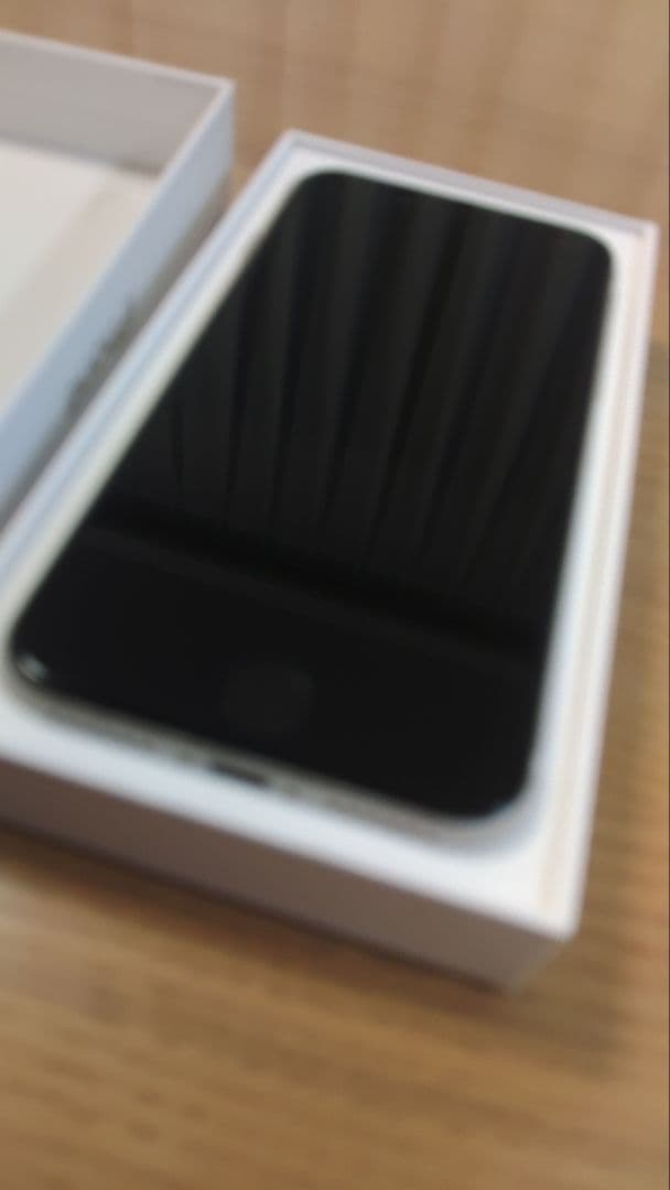 iPhone SE 第3世代 128GB スターライト 箱付