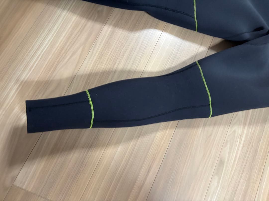 ★購入10万・美品★お洒落　可愛い　ロキシー　フルスーツ　ウエットスーツ