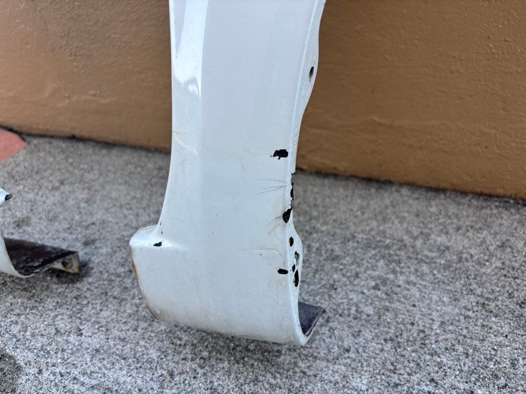 けん1/28まで　ワゴンR 社外　パールホワイト フェンダー 左右セット