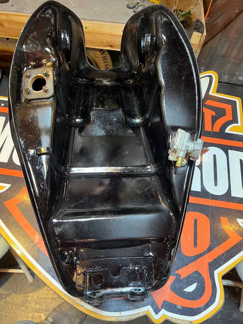 ゼファー400、タンク、リアフェンダー、タイガーカラー