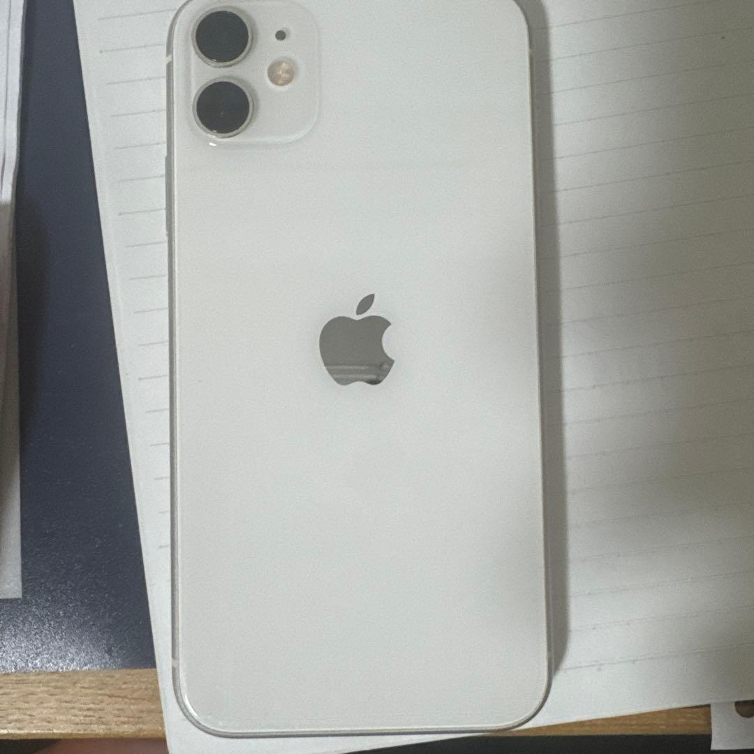 携帯電話本体 iPhone 11 64GB