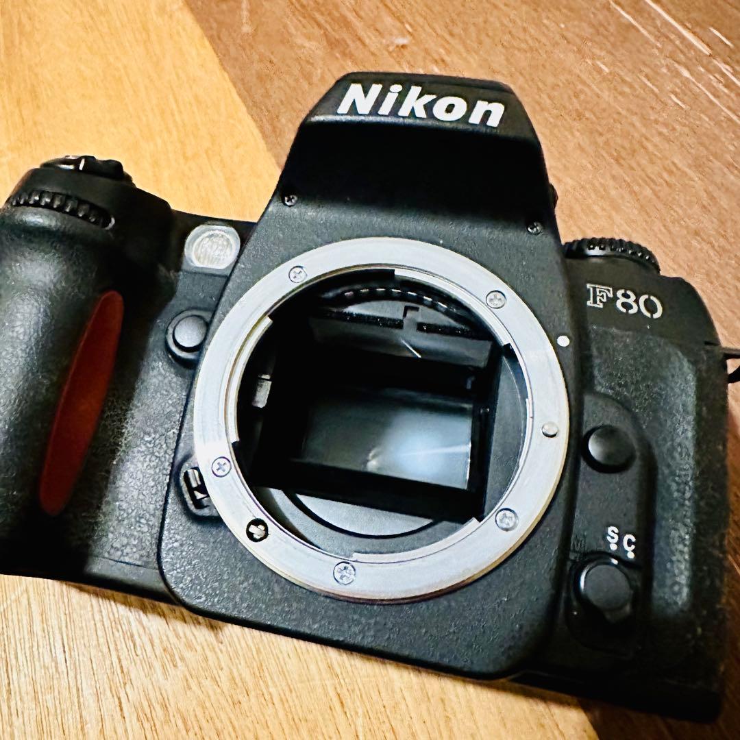 Nikon F80 一眼レフカメラ レンズ2本付き