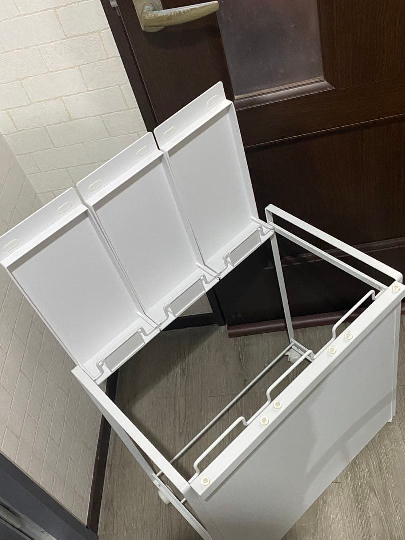 美品 山崎実業 Tower・タワー 目隠し蓋付き 3分別ダストワゴン 白