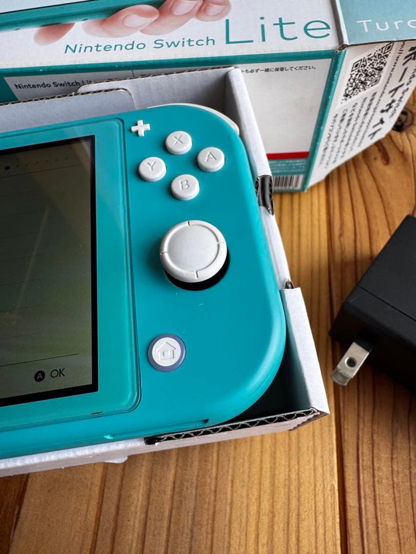 【美品】Nintendo Switch Lite ターコイズ 本体 充電器付き