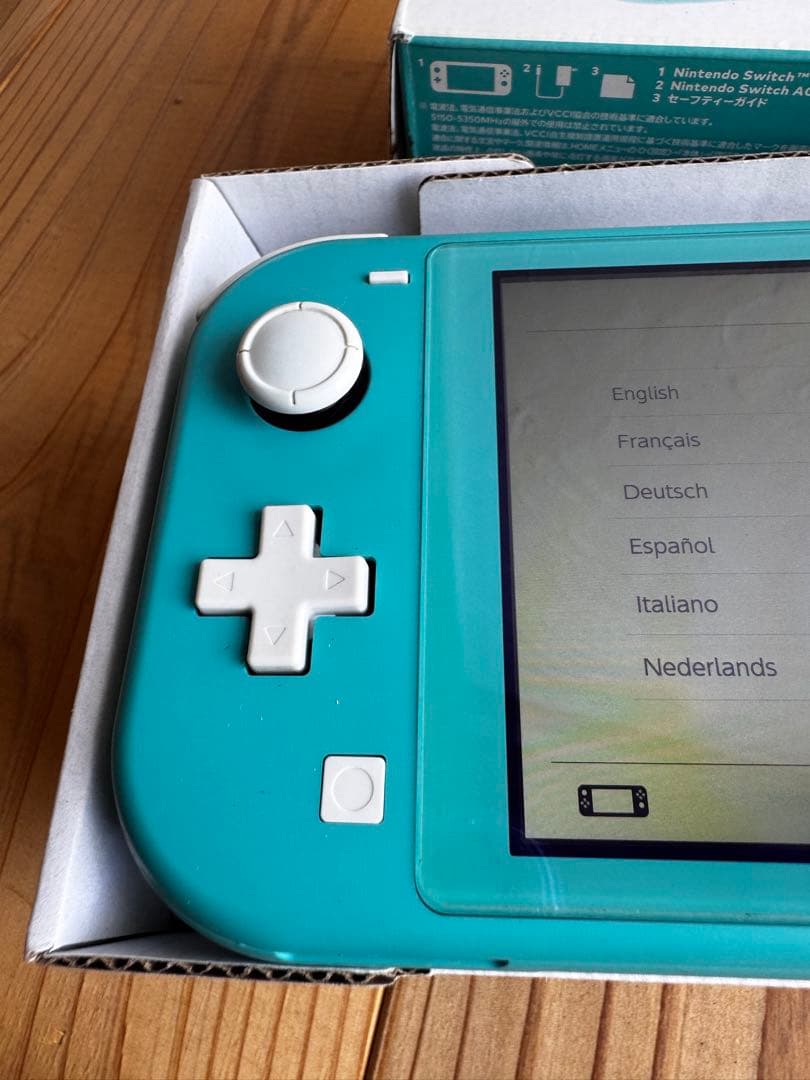 【美品】Nintendo Switch Lite ターコイズ 本体 充電器付き